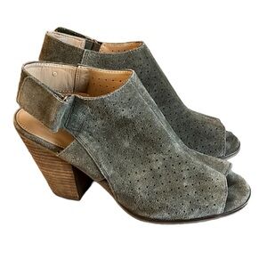 Franco Fortini Rhea Suede Perforated Cage Peep Toe Bootie. Size 9.5